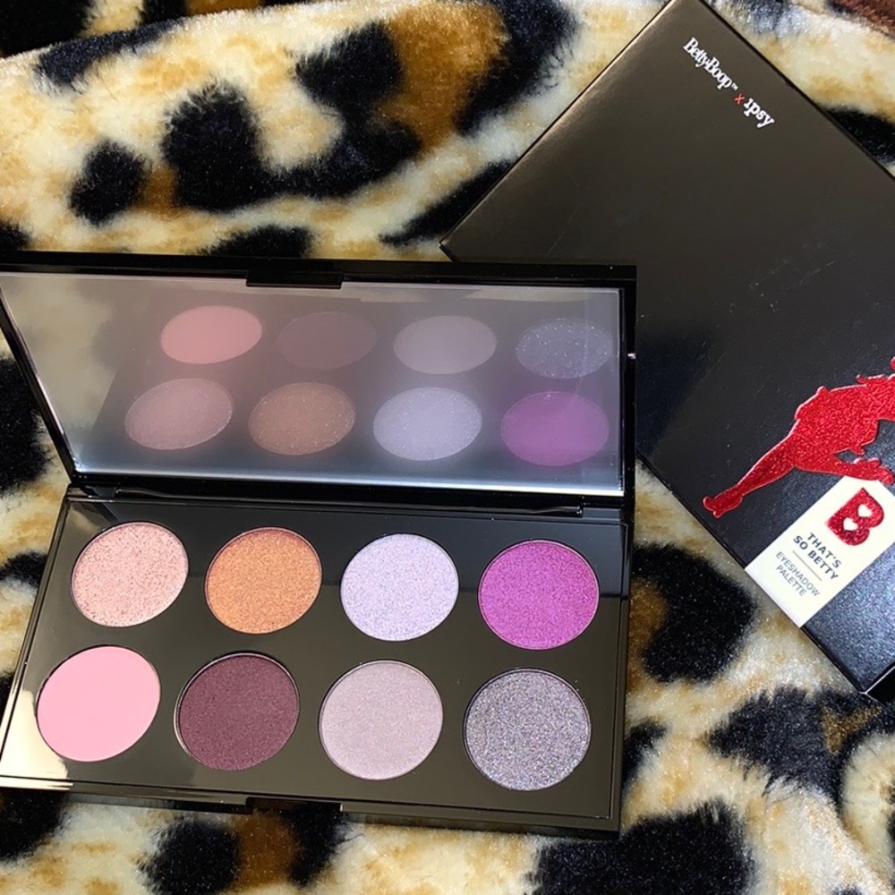 🆕 Betty Boop Thats So Betty Eyeshadow Palette